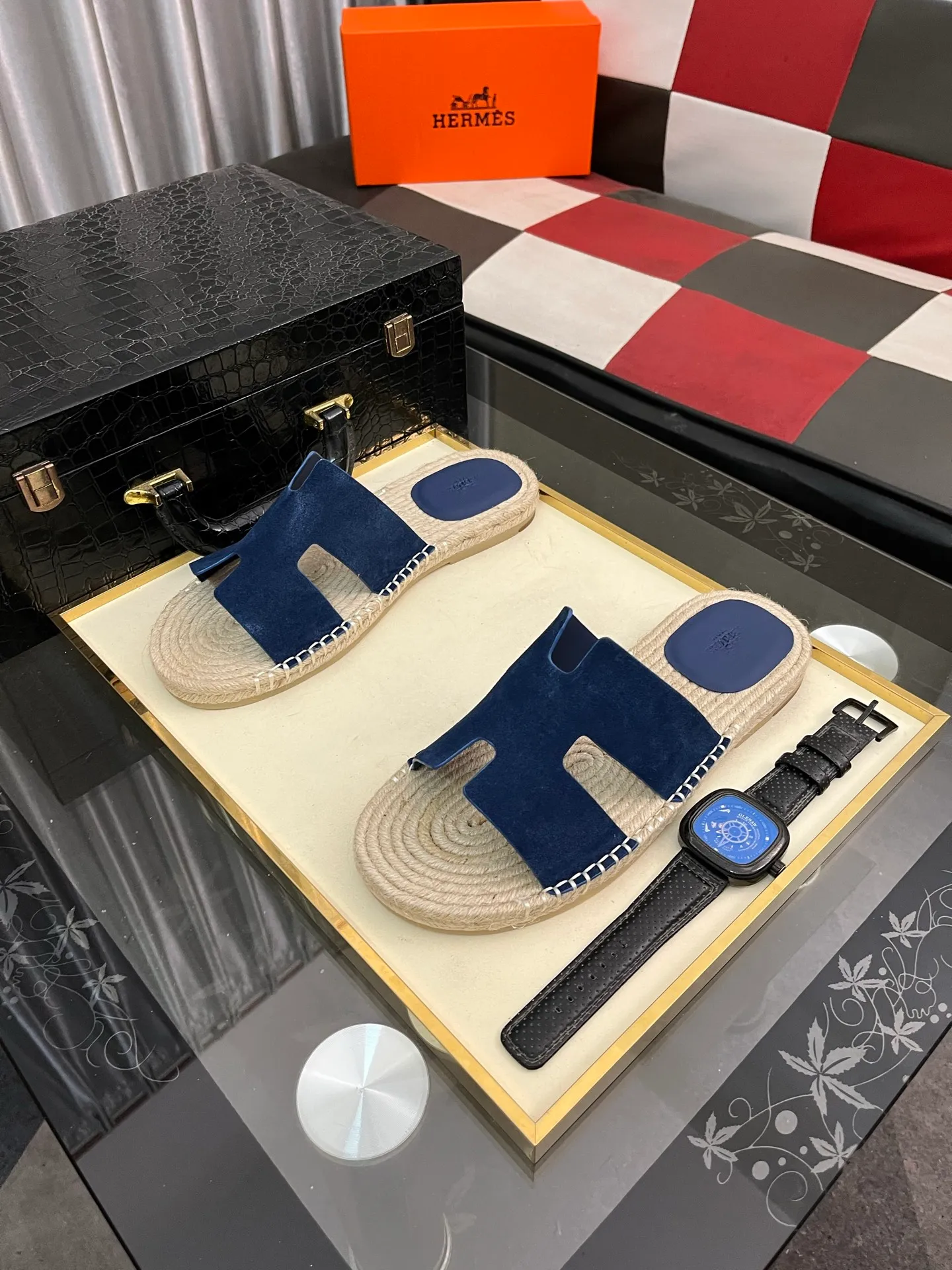 Men's shoes 💰320⌚️⌚️《HERMES》Hermès 💁♂️Men's casual slippers, quality comparison at counters🧚🏿♂️ The first layer of the upper is imported high mercerized matte, purely hand-drawn, raw rubber breathable and non-slip outsole, the lining is breathable and comfortable lambskin, the density is 100% comfortable, the original rubber outsole is wear-resistant and has a code number of 38-44. Can be customized 45-46-47